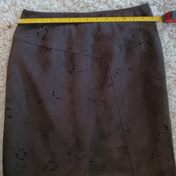 Cleo Skirt Women's Chocolate Brown - size 6: Embossed pattern with eyelets - Picture 8 of 9